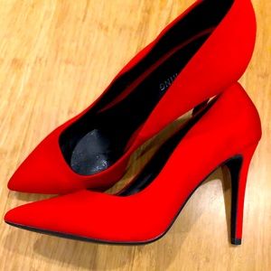 Gorgeous red heels size 8